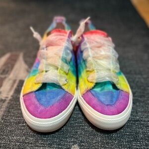 Hand died 🌈 Maurices brand canvas tennis shoe. Women’s size 9.5.